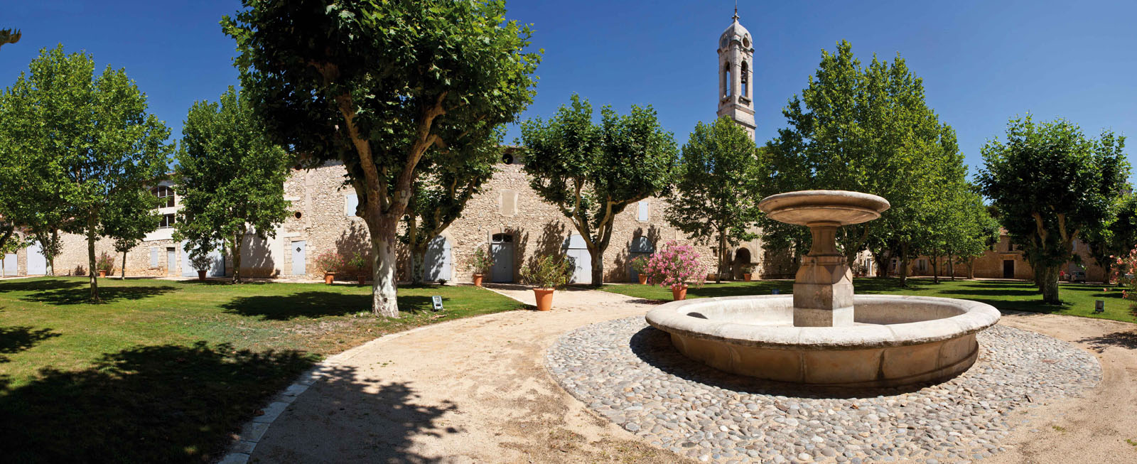 La fontaine du Château Calissanne