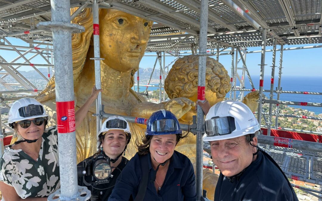 Visite du chantier de la restauration de la statue dorée de la Vierge Marie à l’Enfant-Jésus à Notre-Dame de la Garde